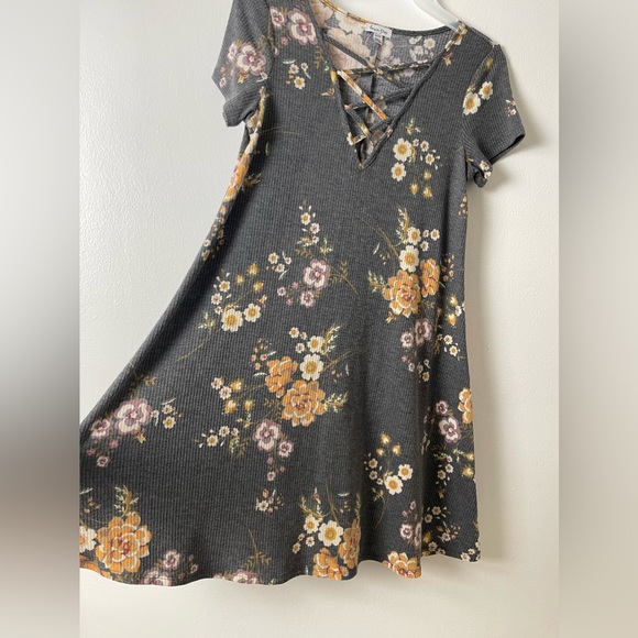 Love Fire Flowers Print RibbedT-Shirt Mini Dress Size XS - Picture 3 of 10